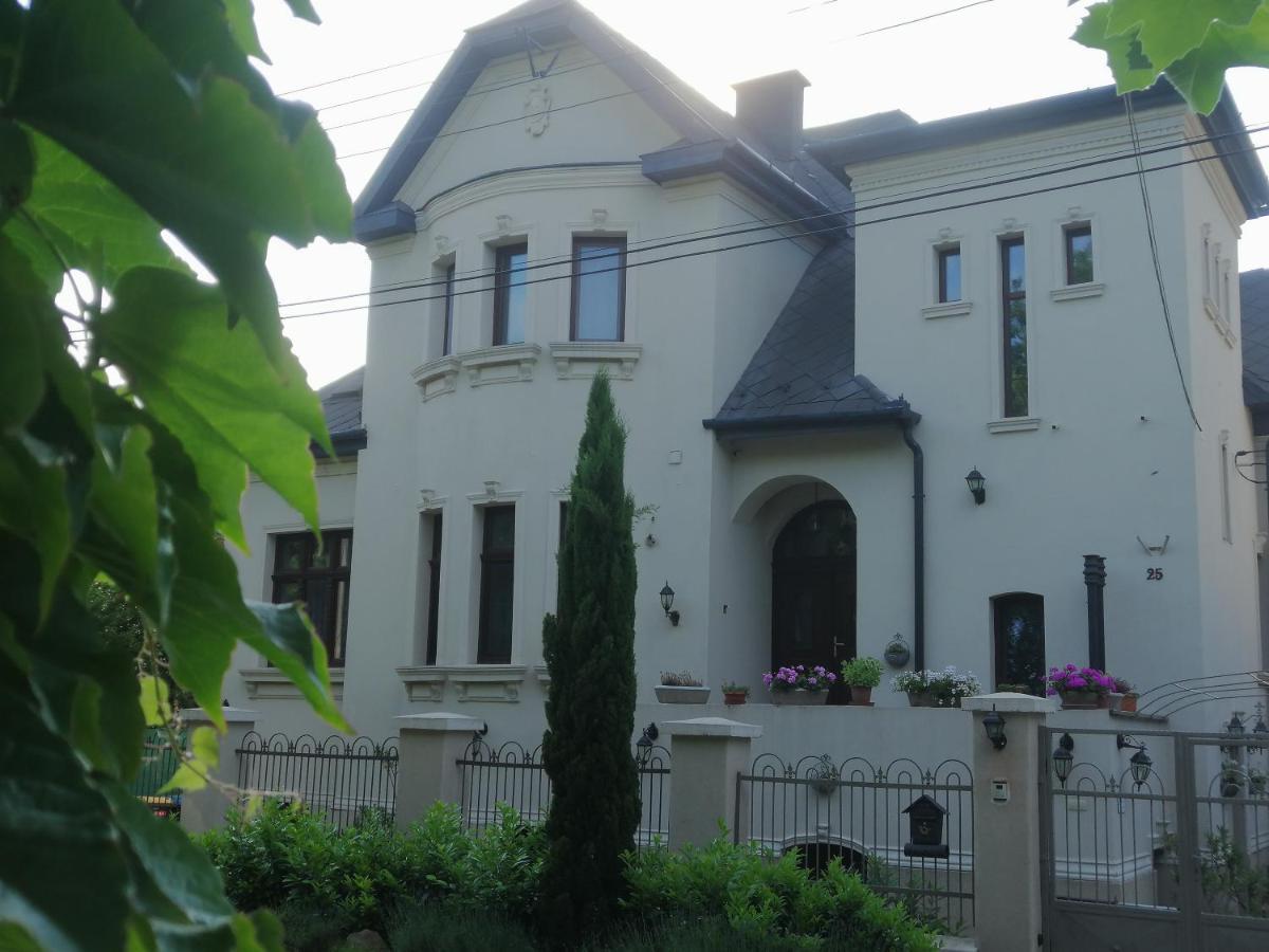 Kuria Apartman Budapest With Free Parking エクステリア 写真